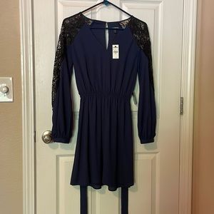 XS Navy blue long sleeve dress with lace accents on sleeves